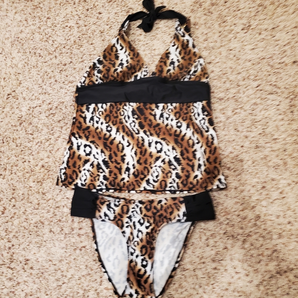NWOT Venus Leopard Halter Tankini Top:14 Bottom:12